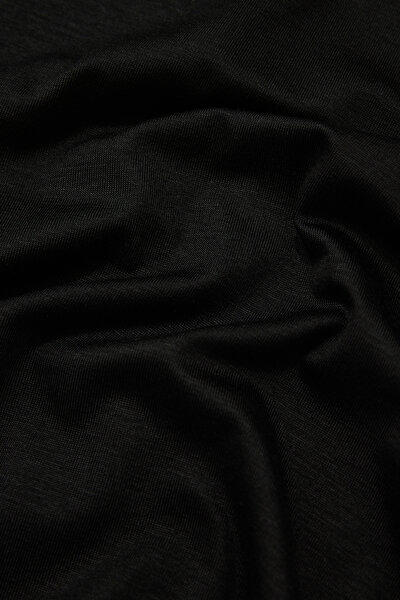 BLACK SHORT SLEEVE TSHIRT 4