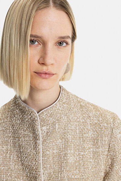 BEIGE UPRIGHT COLLAR JACKET 4