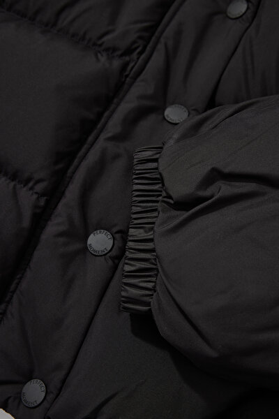 BLACK COAT 4