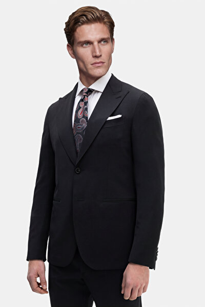 SUIT 4