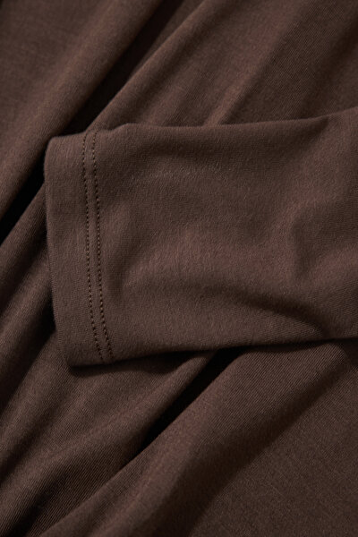 BROWN TURTLENECK BODY 4