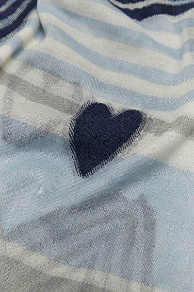 BLACK HEART SHAWL 4