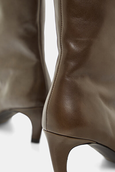 BROWN LEATHER BOOT 5