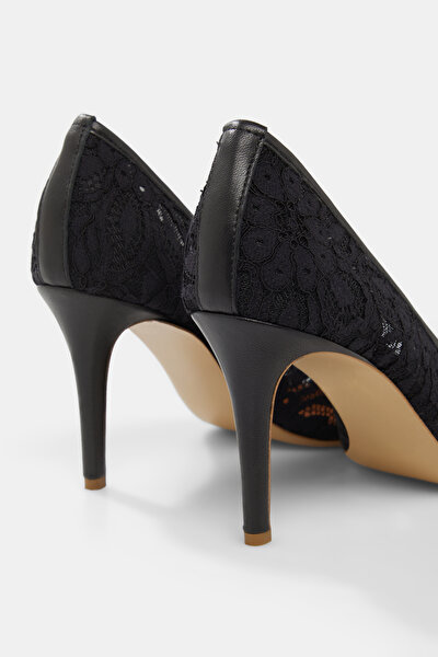 BLACK LACY LACE SHOE 5