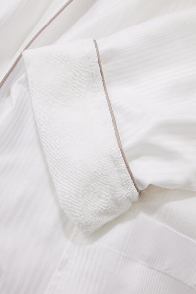 BATHROBE 10