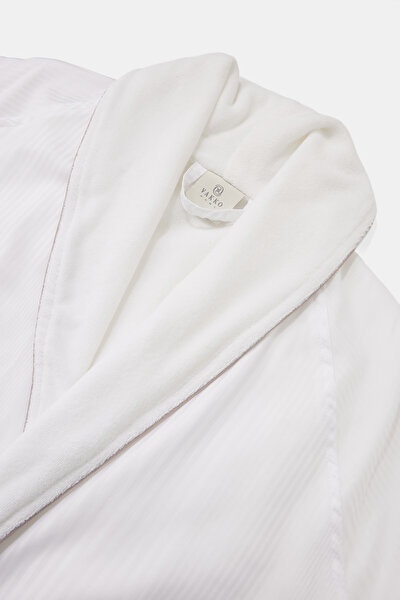 BATHROBE 8