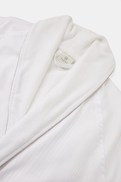 BATHROBE 9