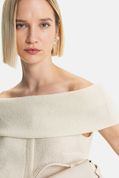 CREAM STRAPLESS SHORT SLEEVE BLOUSE 3