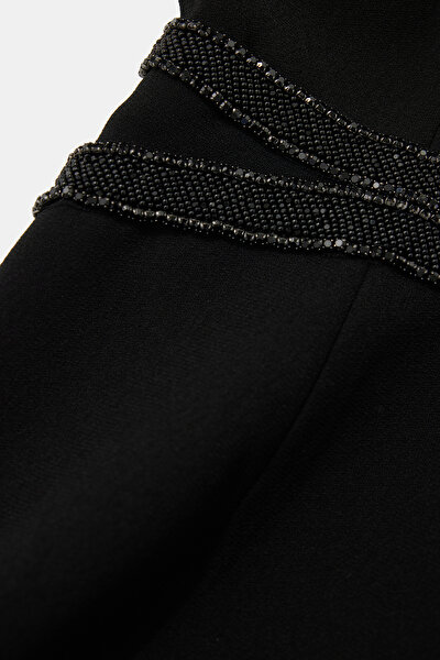 BLACK SLEEVELESS BELOW THE KNEE DRESS 9