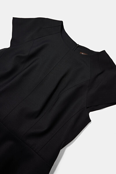 BLACK SHORT SLEEVE BELOW THE KNEE DRESS 3