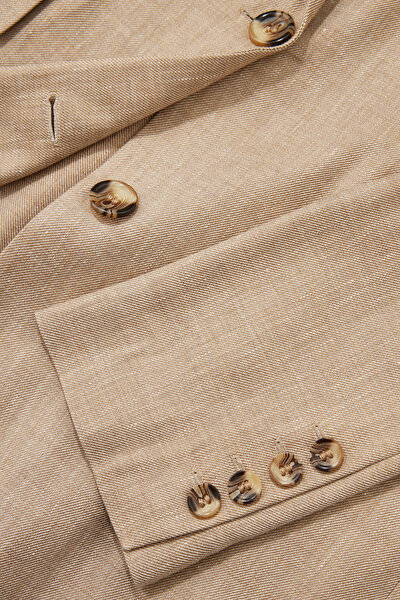 BEIGE JACKET 5