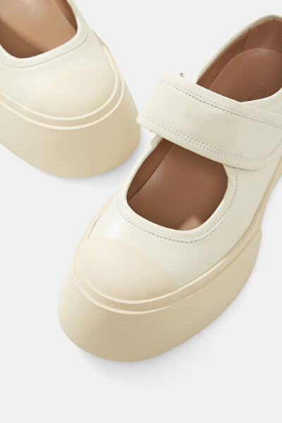 CREAM SHOE 4