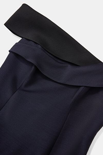 BLACK SLEEVELESS ABOVE THE KNEE DRESS 8
