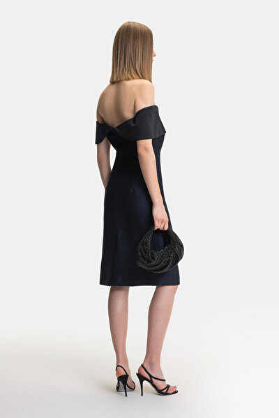 BLACK SLEEVELESS ABOVE THE KNEE DRESS 3