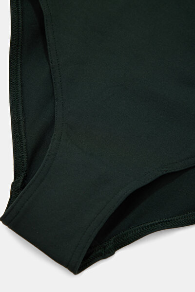 BLACK SWIMSUIT 4
