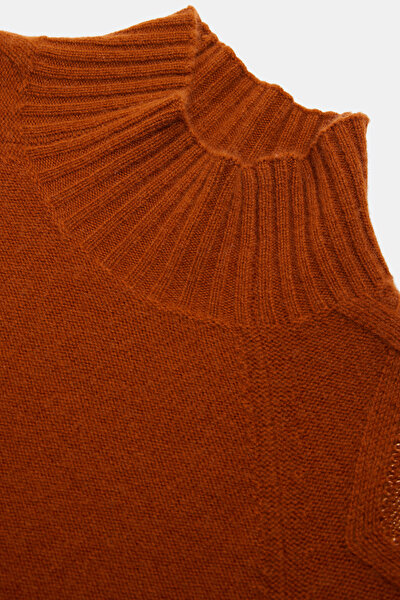 BRICK UPRIGHT COLLAR TRICOT 10