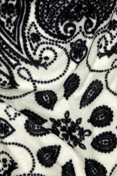ECRU PAISLEY PATTERNED CASHMERE SHAWL 4