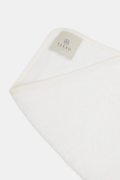 POUCH WITH TOWEL 3