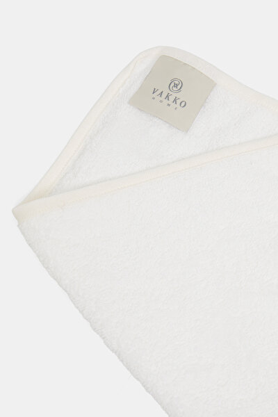 POUCH WITH TOWEL 3