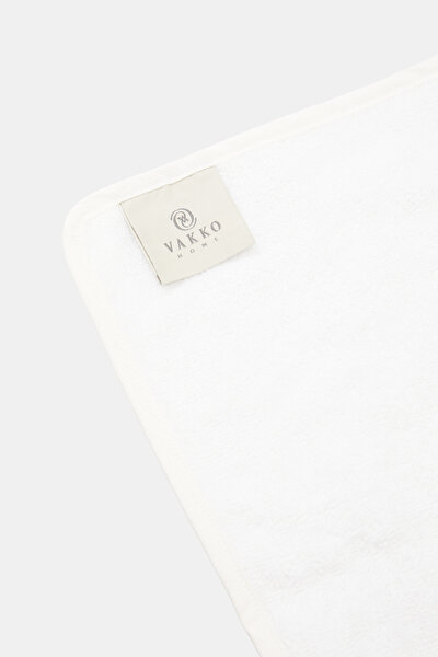 POUCHES WITH TOWELS 3