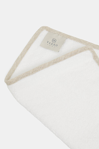 POUCH WITH TOWEL 3