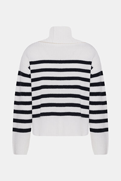 NAVY BLUE UPRIGHT COLLAR TRICOT 9