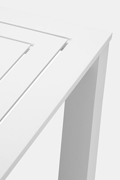 DINING TABLE 5