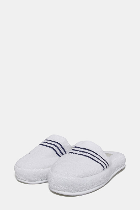 SLIPPERS 2