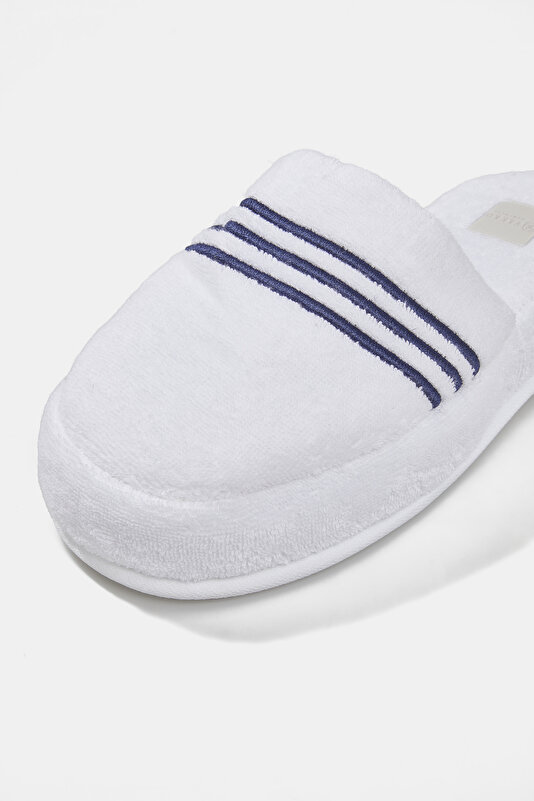 SLIPPERS 4