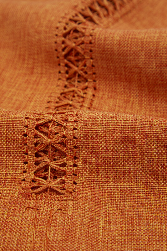 TABLECLOTH 3