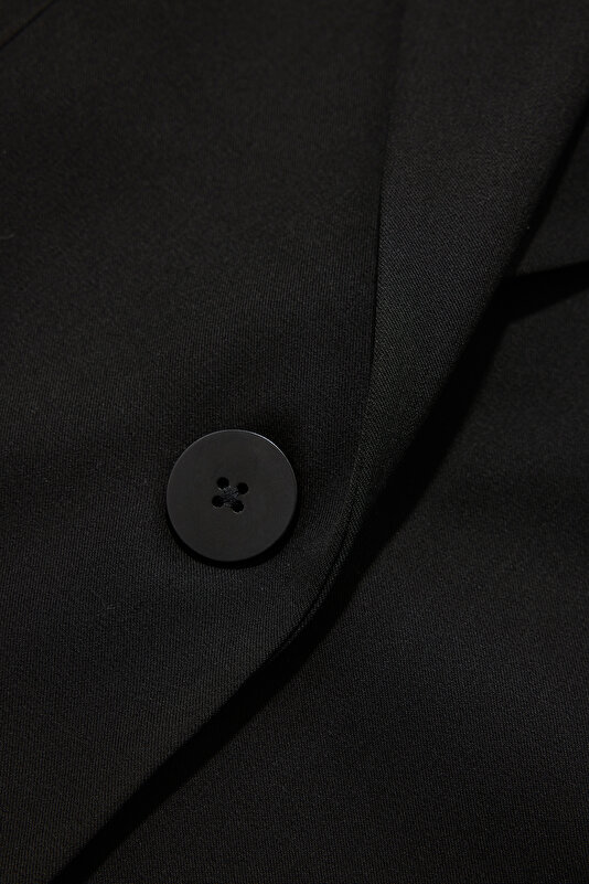 BLACK JACKET 4
