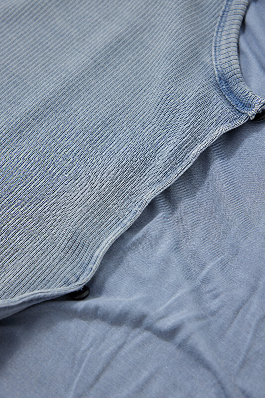 LİGHT GREY SLEEVELESS BLOUSE 4