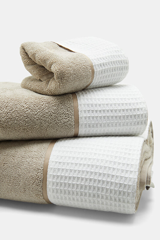 TOWEL 3