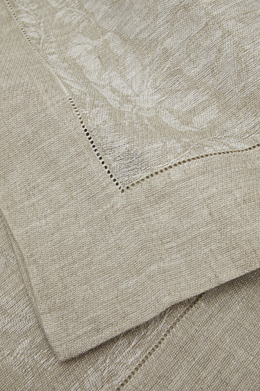 TABLECLOTH 3