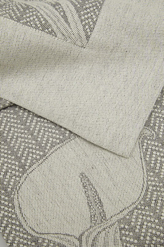 TABLECLOTH 3