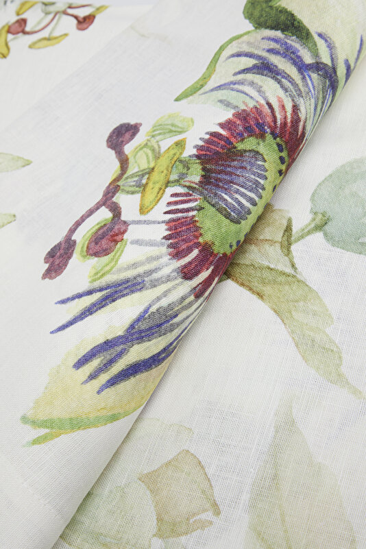 TABLECLOTH 3