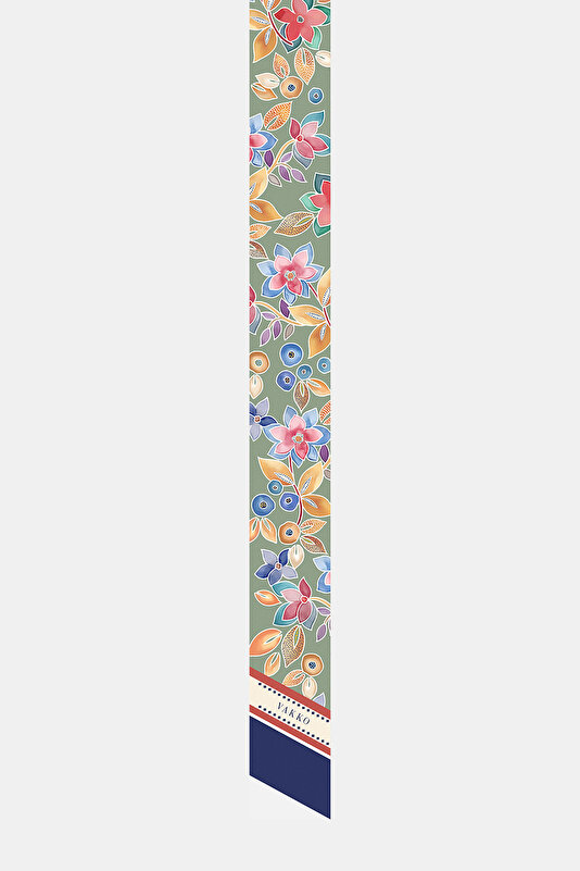 LIGHT GREEN FLORAL PATTERN TWILL FOULARD
