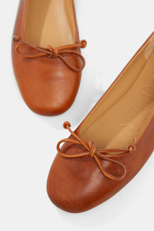 TAN FLAT SHOES 4