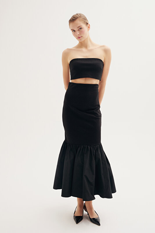 BLACK SKIRT