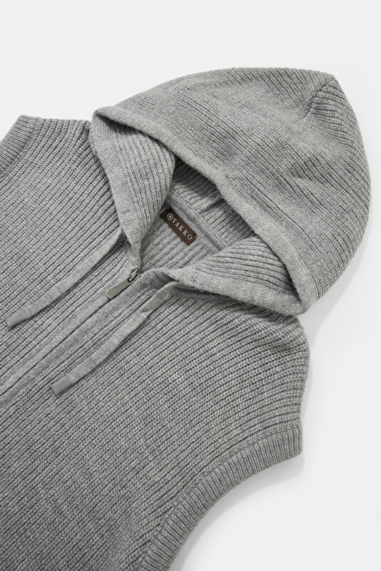 GREY TRICOT 3