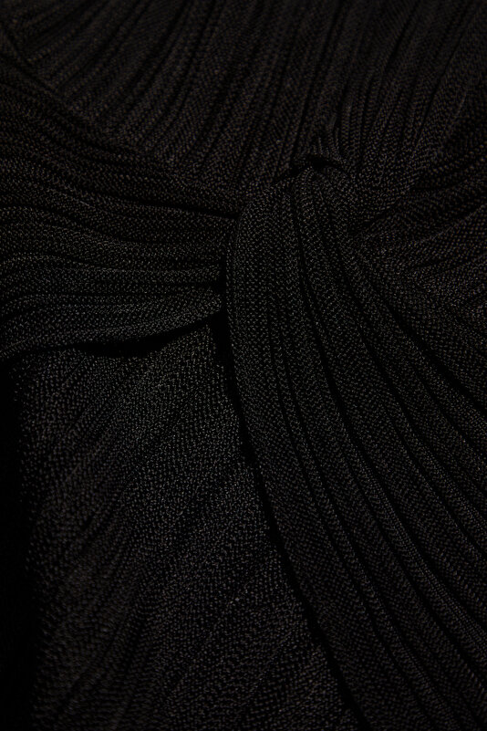 BLACK LONG SLEEVE DRESS 4