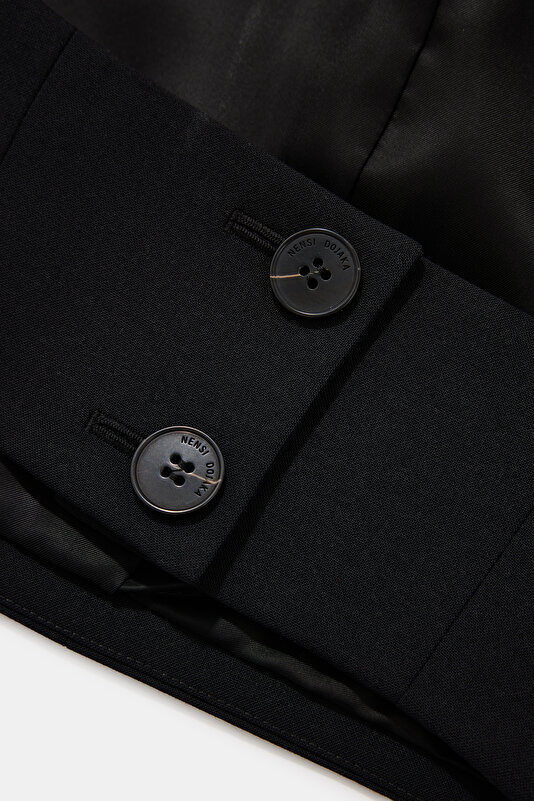 BLACK JACKET 4