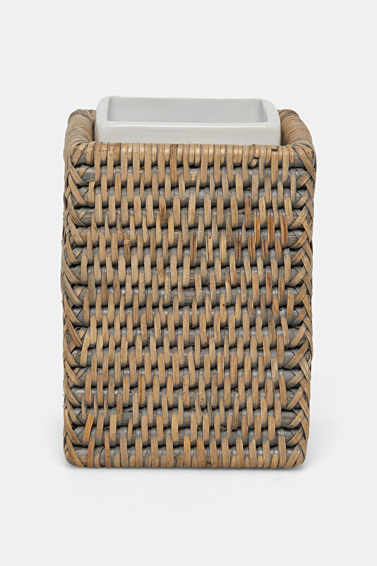 TOOTHBRUSH HOLDER 2