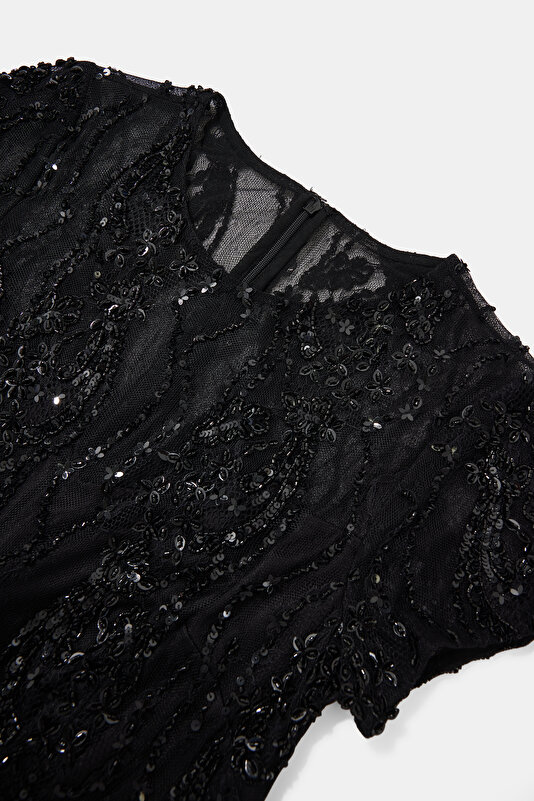 BLACK SHORT SLEEVE MAXI DRESS 3