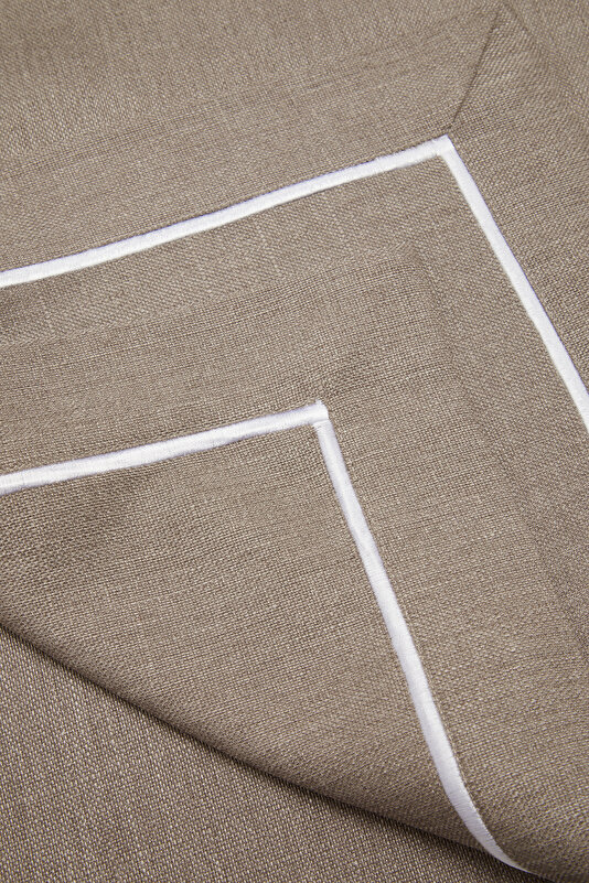 TABLECLOTH 2