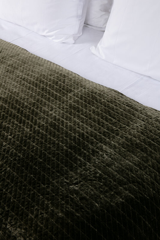 BEDSPREAD 4