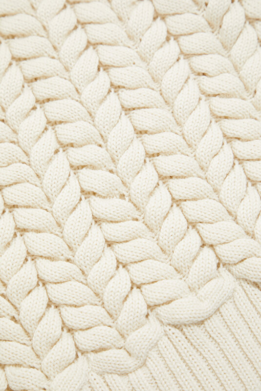 ECRU SWEATER 4