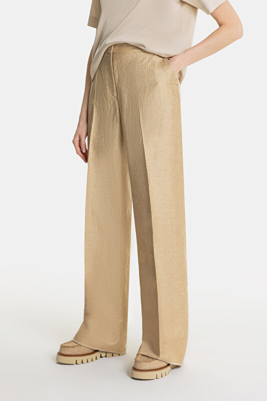 BEIGE TROUSERS 2