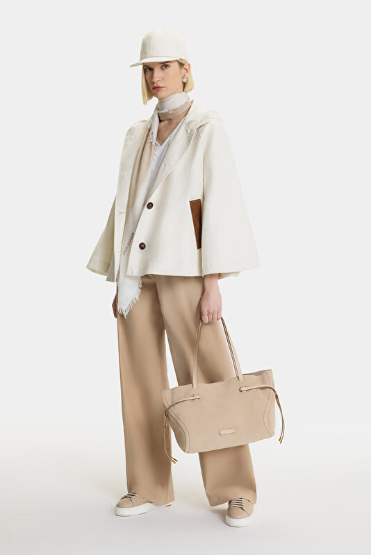 WHITE COAT 4