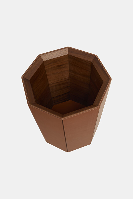 TRASH CAN 4